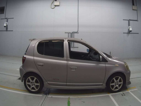 2002 Toyota Vitz NCP13[2]