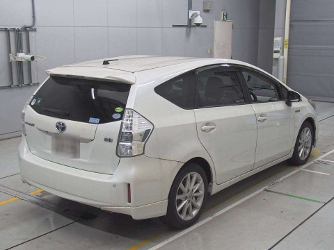 2014 Toyota Prius alpha ZVW41W[1]