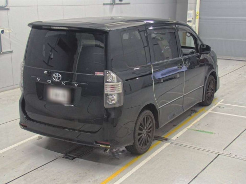 2009 Toyota Voxy ZRR70W[1]