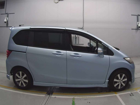 2010 Honda Freed GB3[2]