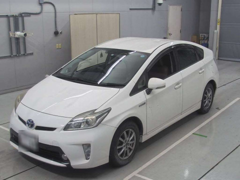 2015 Toyota Prius ZVW30[0]