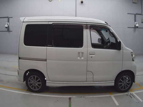 2014 Daihatsu Atrai Wagon S321G[2]