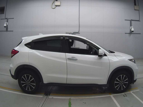 2015 Honda VEZEL RU1[2]