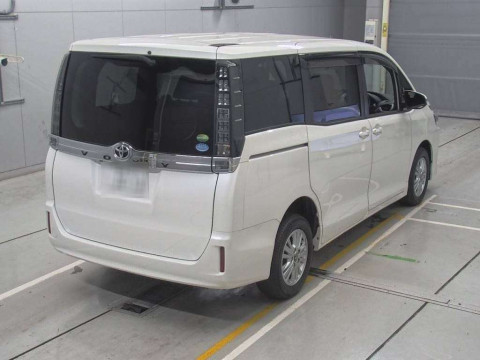 2014 Toyota Voxy ZRR85G[1]