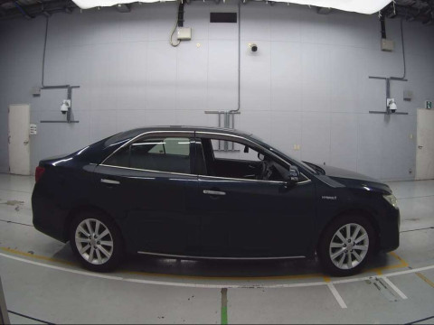 2011 Toyota Camry AVV50[2]