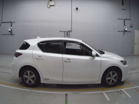 2015 Lexus CT ZWA10[2]