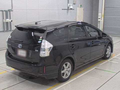 2014 Toyota Prius alpha ZVW41W[1]