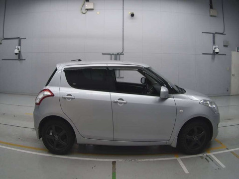 2012 Suzuki Swift ZC72S[2]