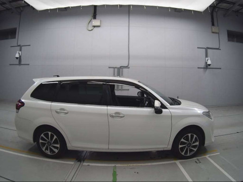 2016 Toyota Corolla Fielder NRE161G[2]