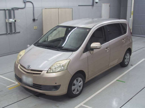 2010 Toyota Passo sette M502E[0]