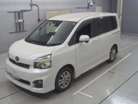 2010 Toyota Voxy