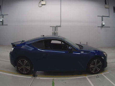 2012 Toyota 86 ZN6[2]