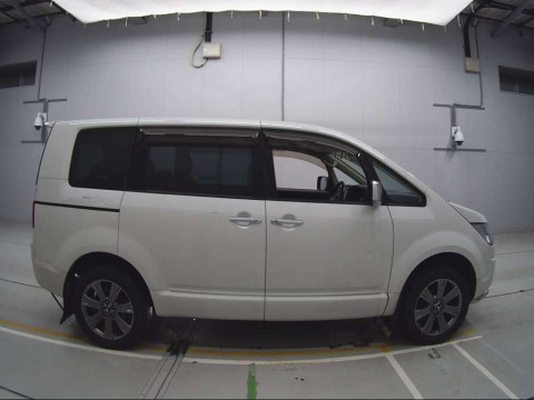 2018 Mitsubishi Delica D5 CV1W[2]