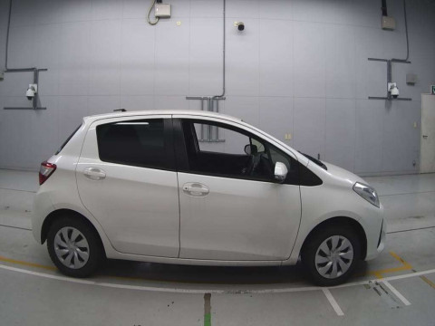 2018 Toyota Vitz KSP130[2]