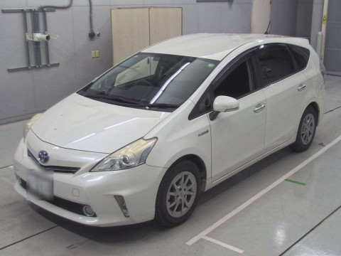 2013 Toyota Prius alpha ZVW41W[0]