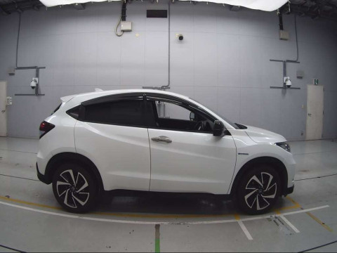 2016 Honda VEZEL RU3[2]