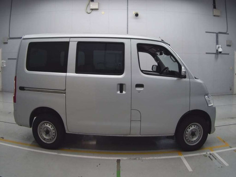 2022 Mazda Bongo Van S413Z[2]