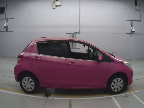 2012 Toyota Vitz NSP130[2]