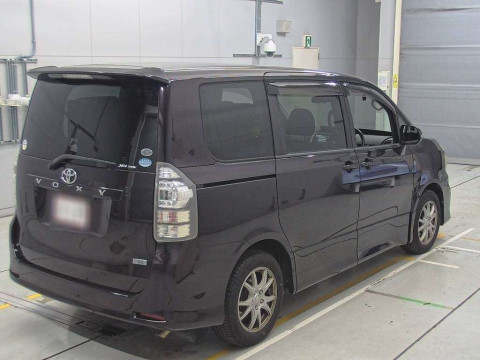 2010 Toyota Voxy ZRR70W[1]