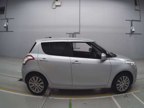 2012 Suzuki Swift ZC72S[2]