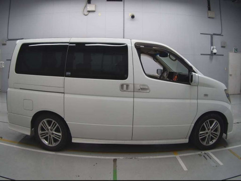 2003 Nissan Elgrand E51[2]