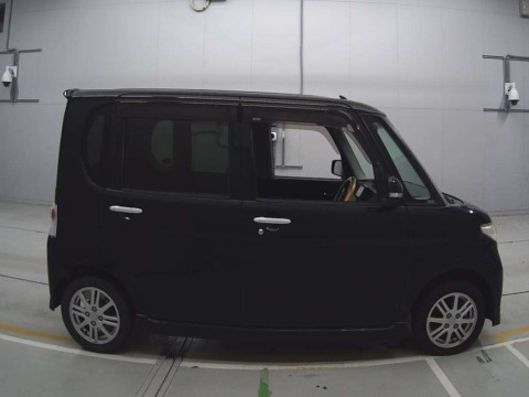 2010 Daihatsu Tanto L375S[2]