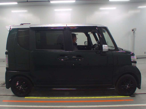 2016 Honda N-BOX CUSTOM JF1[2]