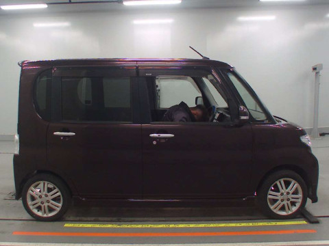 2012 Daihatsu Tanto Custom L375S[2]