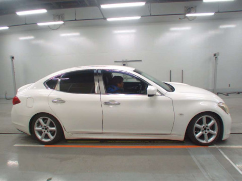 2010 Nissan Fuga Y51[2]