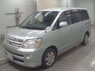 2006 Toyota Noah