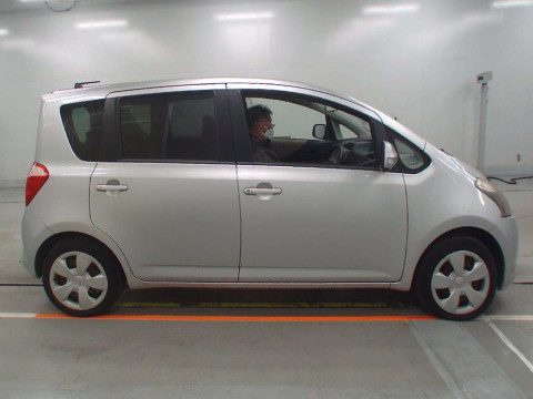 2007 Toyota Ractis SCP100[2]