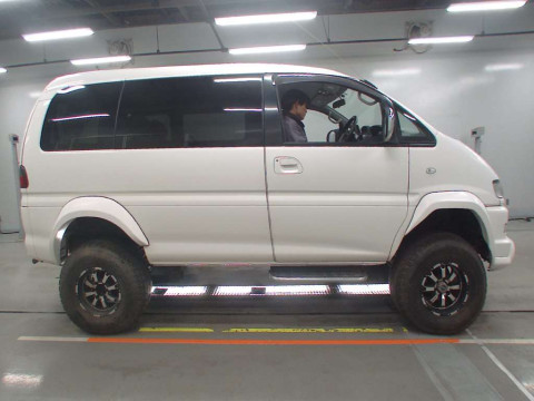 2002 Mitsubishi Delica Spacegear PD6W[2]