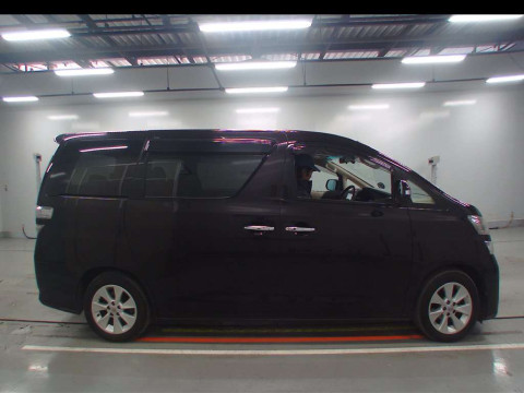 2011 Toyota Vellfire GGH20W[2]