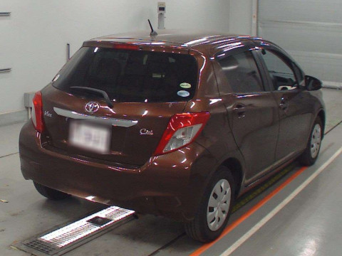 2013 Toyota Vitz NSP130[1]