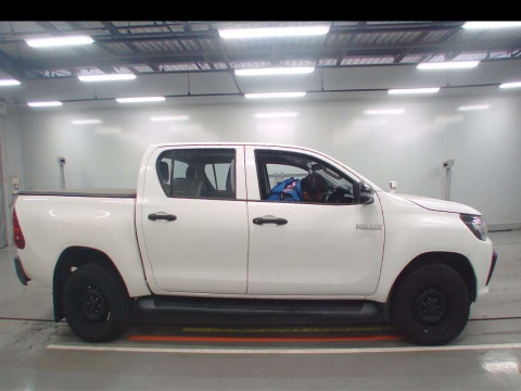 2020 Toyota Hilux GUN125[2]