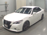 2013 Toyota Crown Hybrid