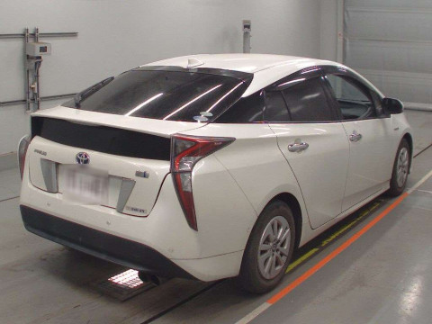 2017 Toyota Prius ZVW50[1]