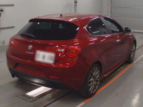 2014 Alfa Romeo Giulietta 940141[1]