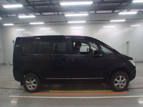 2009 Mitsubishi Delica D5 CV5W[2]