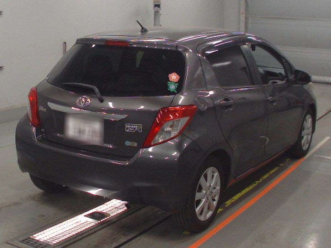 2012 Toyota Vitz NSP130[1]