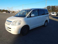 2003 Toyota Noah