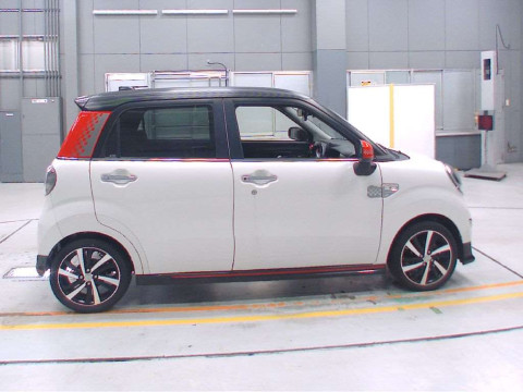 2015 Daihatsu Cast LA250S[2]