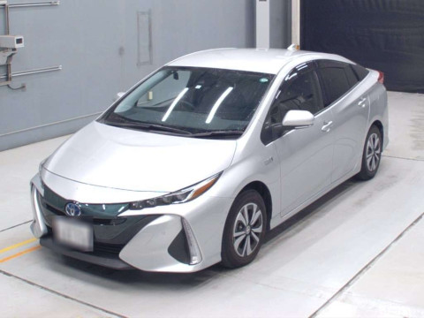 2018 Toyota Prius PHV ZVW52[0]