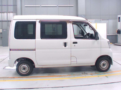 2016 Daihatsu Hijet Cargo S321V[2]