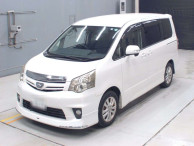 2010 Toyota Noah