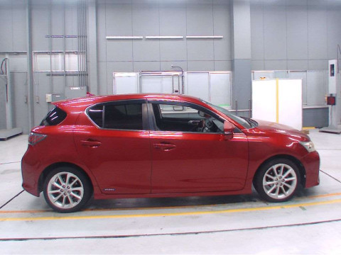 2011 Lexus CT ZWA10[2]