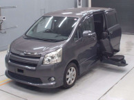 2007 Toyota Noah