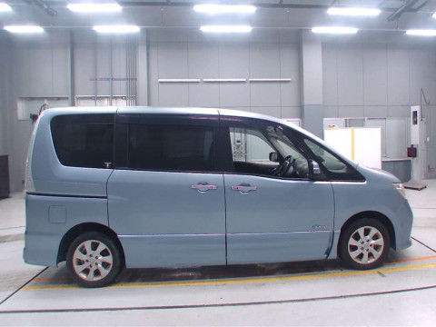 2013 Nissan Serena HFC26[2]