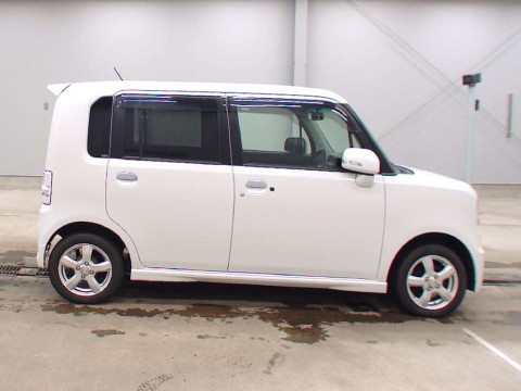 2011 Daihatsu Move Conte L575S[2]