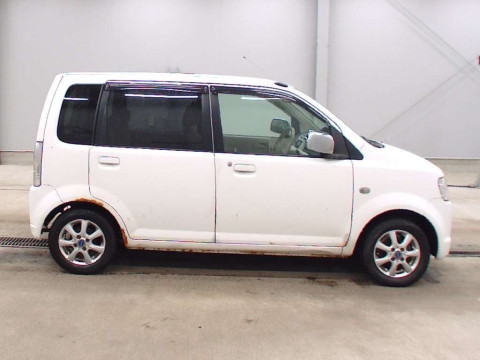 2010 Mitsubishi eK Wagon H82W[2]